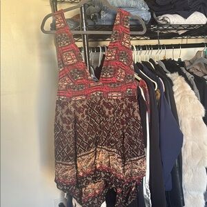Sleeveless Red and Black Patterned Dress